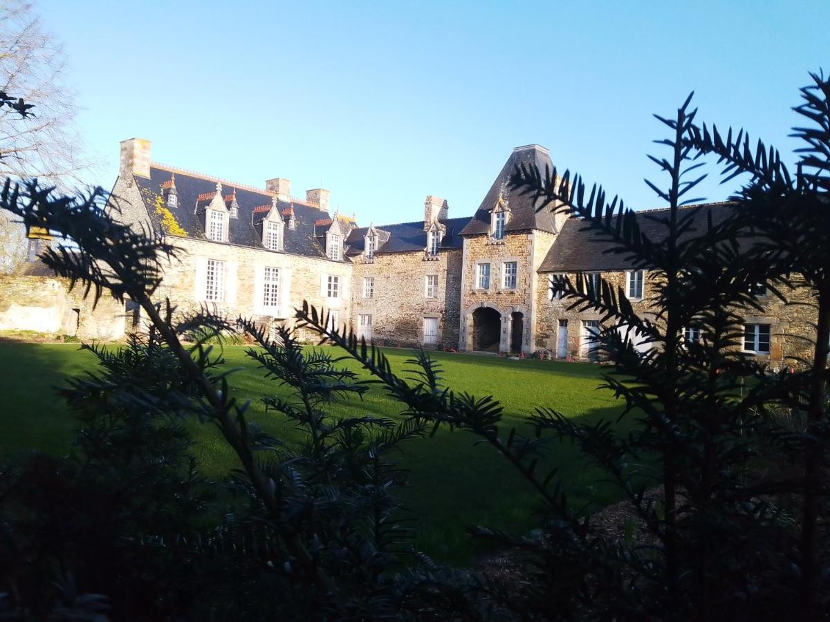 Hotel Domaine Du Manoir De Vains Exterior foto