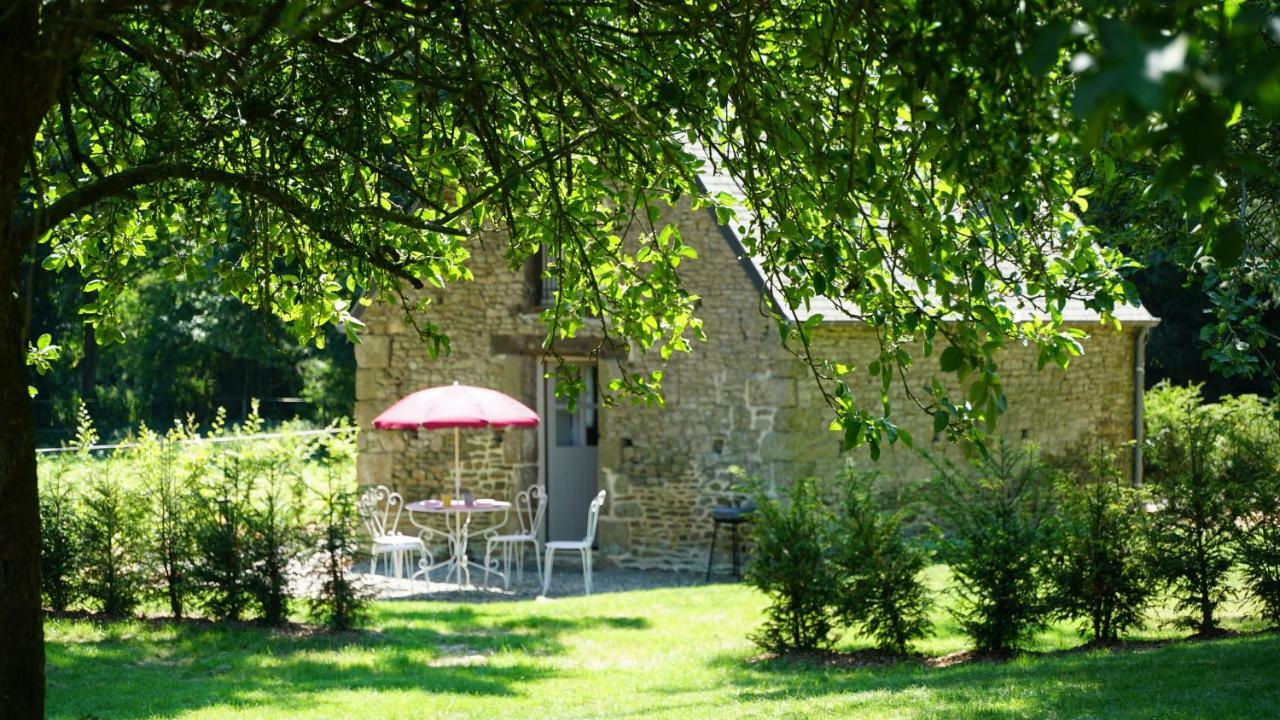 Hotel Domaine Du Manoir De Vains Exterior foto